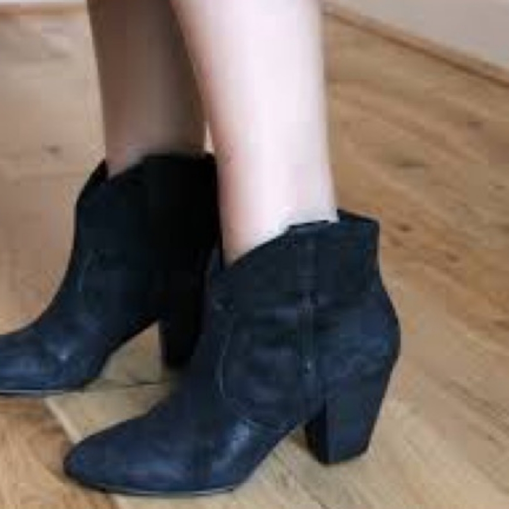 ASH Jalouse Ankle Boots New without Box